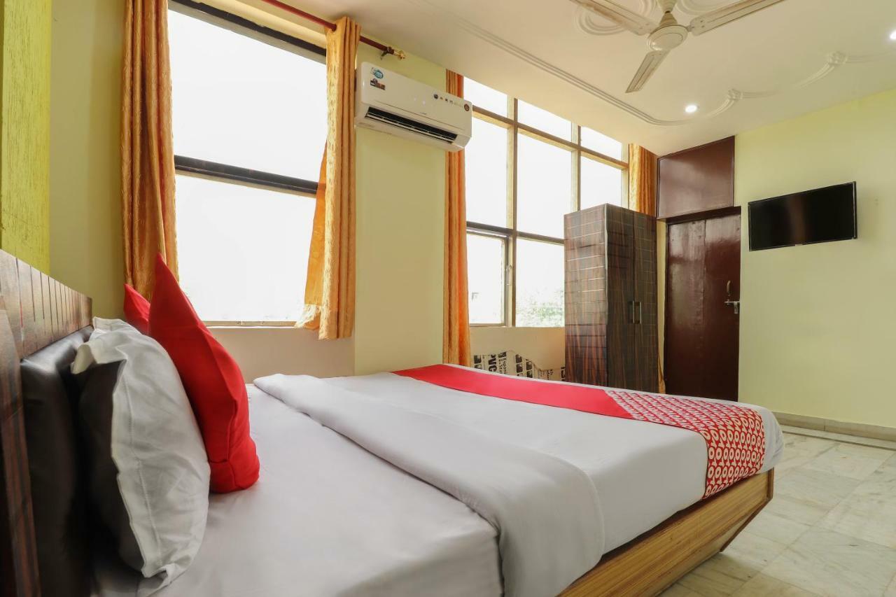 Oyo 60027 Hotel Paradise Inn Chinhat