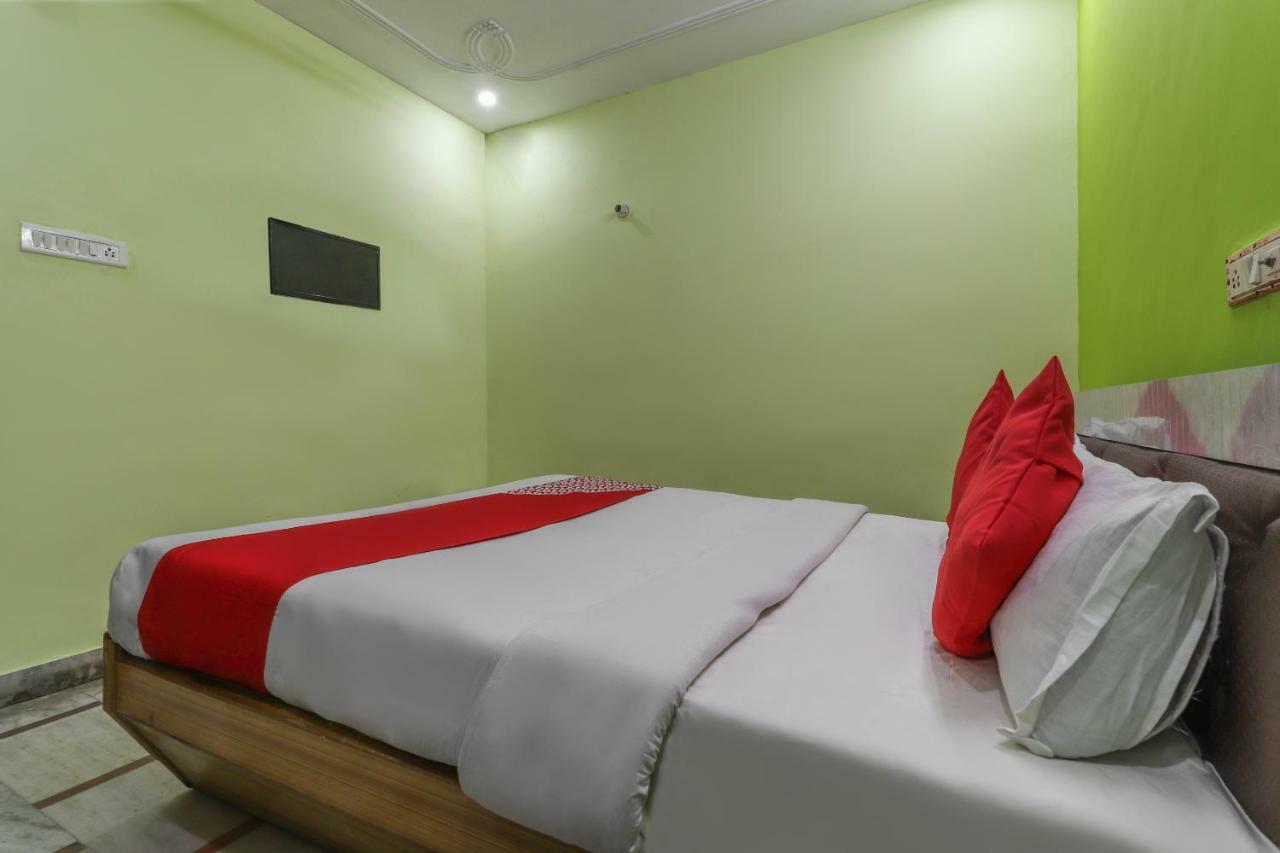 Oyo 60027 Hotel Paradise Inn Chinhat
